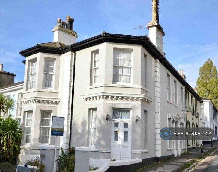 1 bedroom in Scarborough Road, Torquay, TQ2 (#2830054)