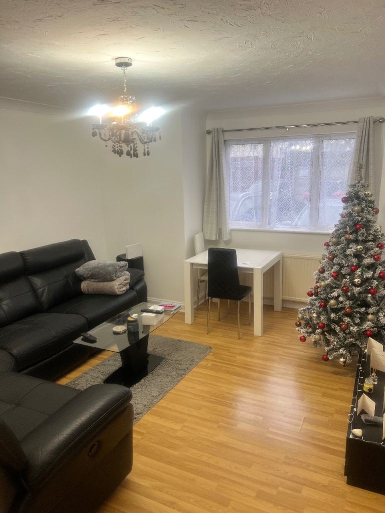 2 bedroom ground floor flat for rent 