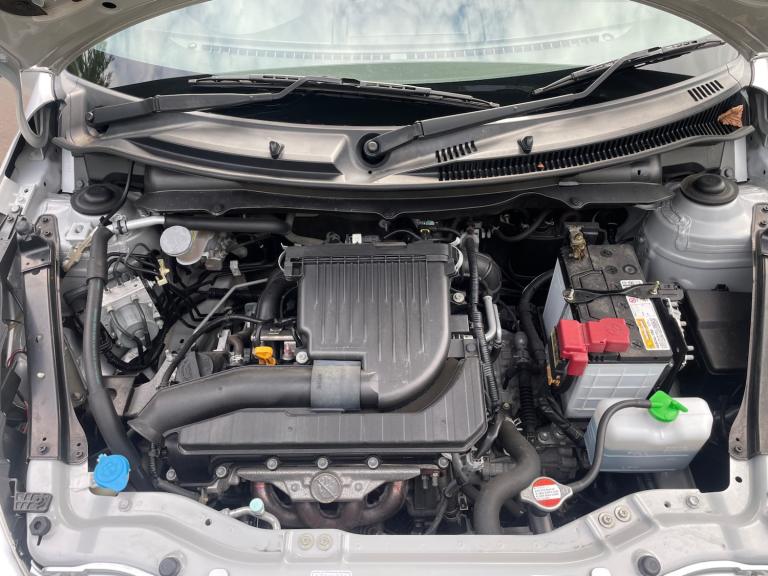 Automatic only 25,000 MILES,