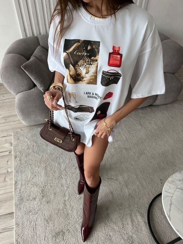 15£ Stylish T-shirt with a trendy print