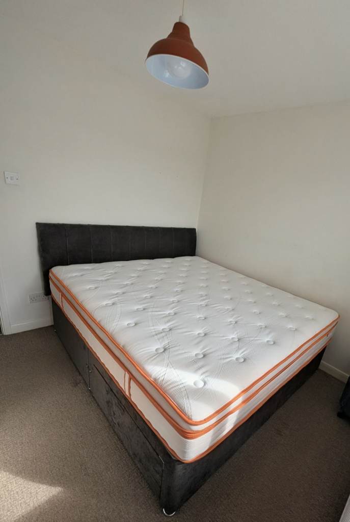 Super King Bed with new Mattress – Great Condition, Clean