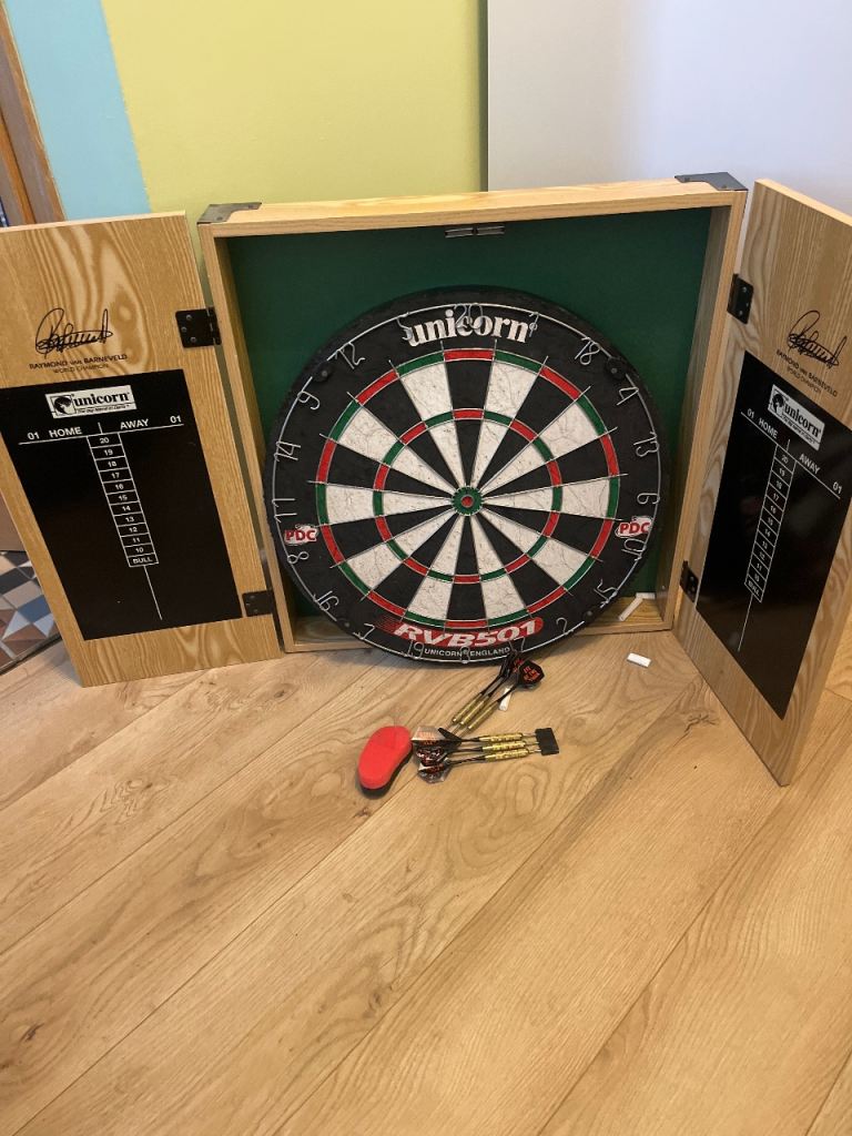 Unicorn Dartboard with Wooden Cabinet and Darts – Great Condition