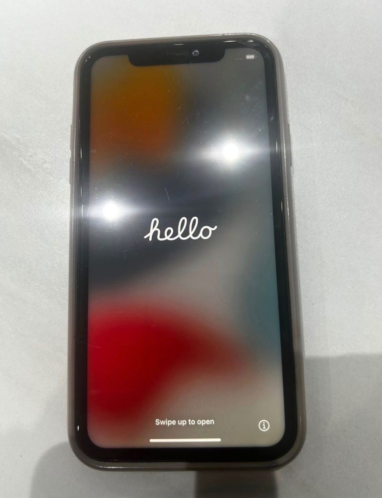 iPhone 11 64GB LILAC vgc 