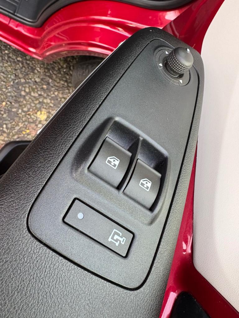 2016 Peugeot Boxer 335 2.2hdi 6spd 130ps Lwb 14 Seat Minibus _ *Only 11,550 Mls*