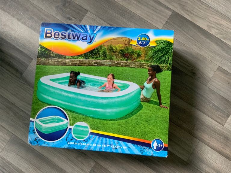 Swimming pool and pump