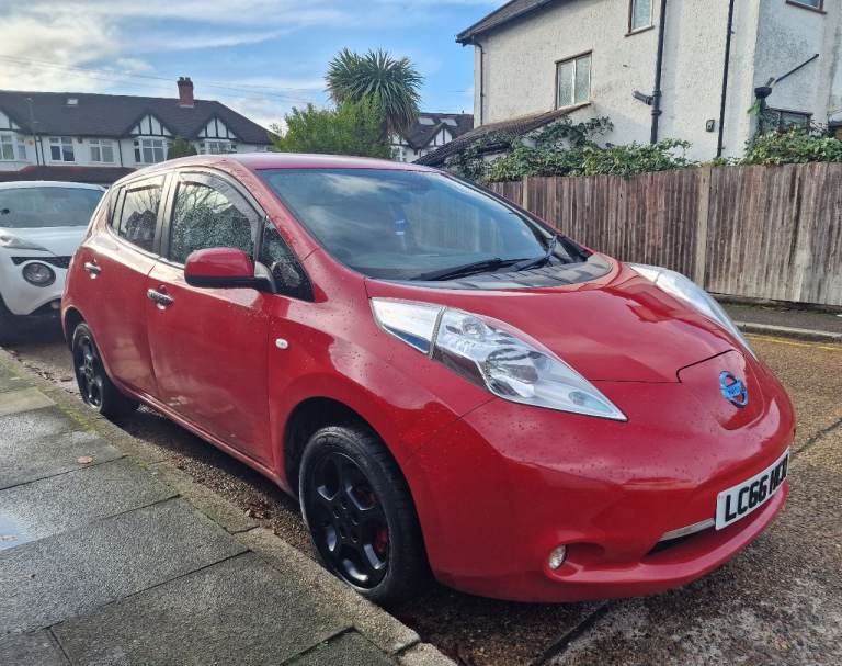 AUTOMATIC NISSAN LEAF 2016