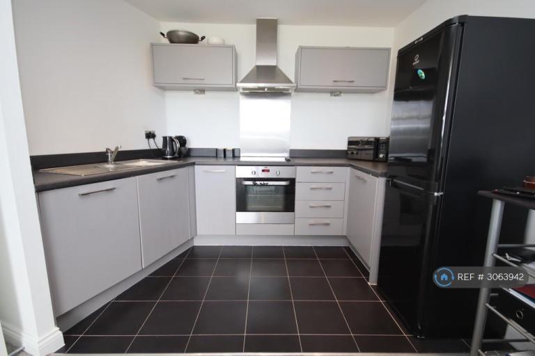2 bedroom flat in Tanner Close, Crayford Dartford, DA1 (2 bed) (#3063942)