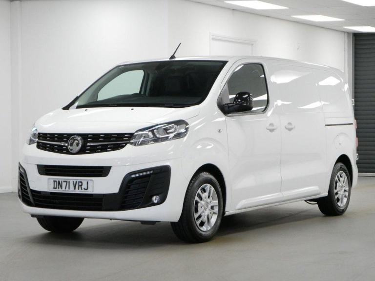 71 VAUXHALL VIVARO 2700 1.5 TURBO D 120 BHP L1 SWB SPORTIVE EDITION 6DR