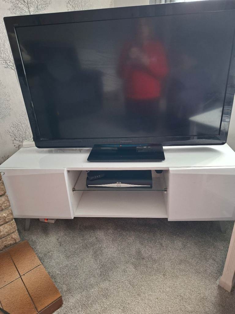 White tv .video or sky box unit  