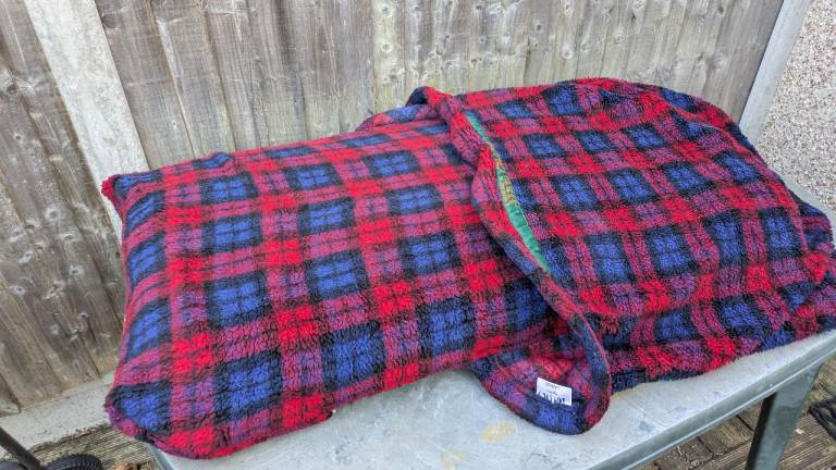Large Tuffies Durasoft Waterproof Dog Mattress & Tunnel Cover (£221 value new)