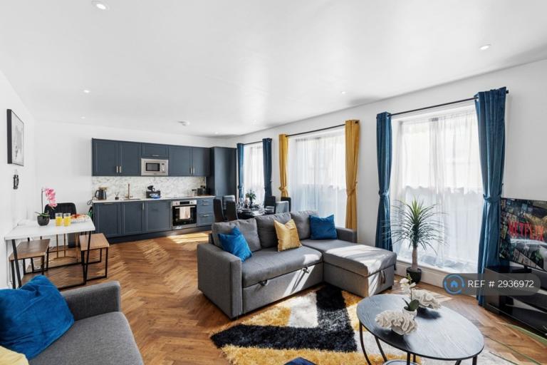 2 bedroom flat in Clarence Yard, Brighton, BN1 (2 bed) (#2936972)