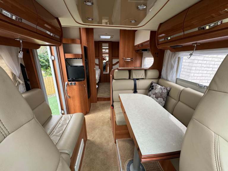 2015 FIAT RAPIDO 7065FF DESIGN MOTORHOME GENUINE 3500 MILES! FULL MOT STUNNING!!