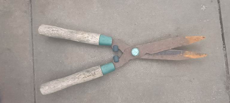 Garden shears old Yeoman shears gardening tool