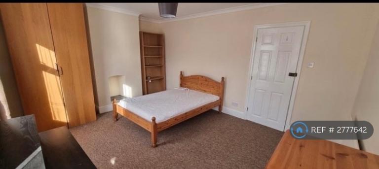 1 bedroom in Winchester Street, Taunton, TA1 (#2777642)