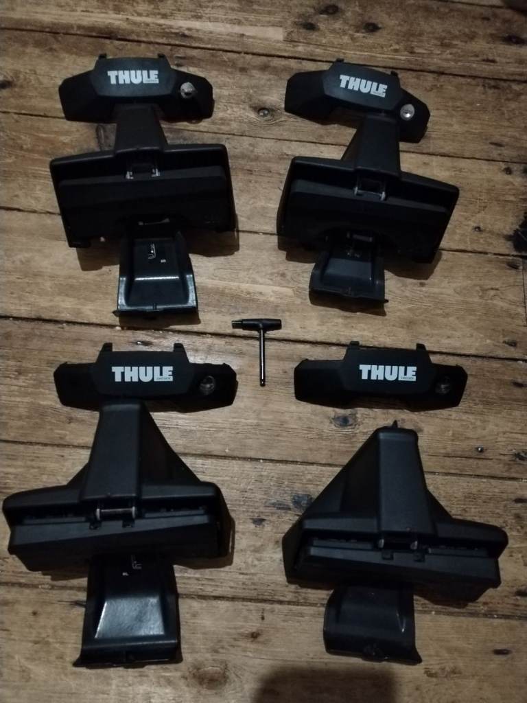 Thule 7105 Evo Clamp Feet + 145089 / 5089 Ford Focus Mk3 Fit Kit