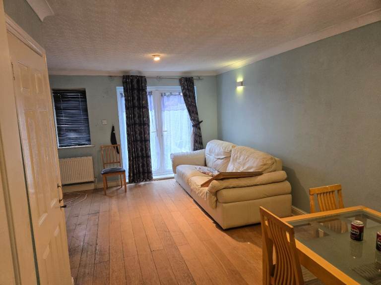 Spacious 2-Bedroom End-of-Terrace House in Quiet Cul-de-Sac – Ilford (IG1 2BH)