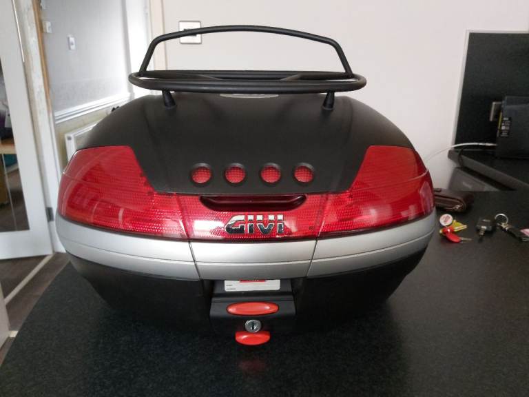 Top Box Givi V46 + sw motech givi monokey adapter