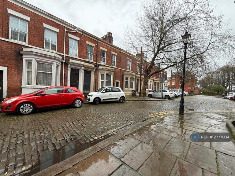 1 bedroom flat in Bairstow Street, Preston, PR1 (1 bed) (#2777034)