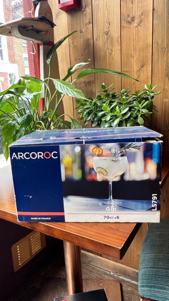 Brand New Glassware Set – RCR Crystal Champagne Flutes + Arcoroc Gin Glasses (12 pcs)