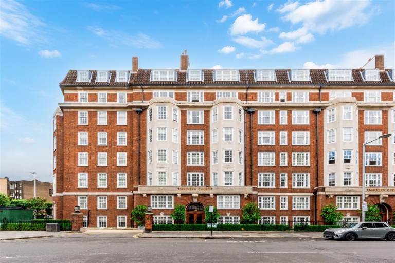 S-KEN LUXURIOUS 3DOUBLE BEDROOM+3BATHROOMS 2RECEP ROOMS CAN HOUSE MAX8PERONSSONSRTERAGE+GARDEN