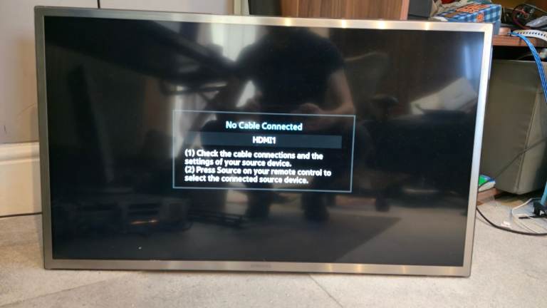 32" Samsung Full HD TV with remote. no stand