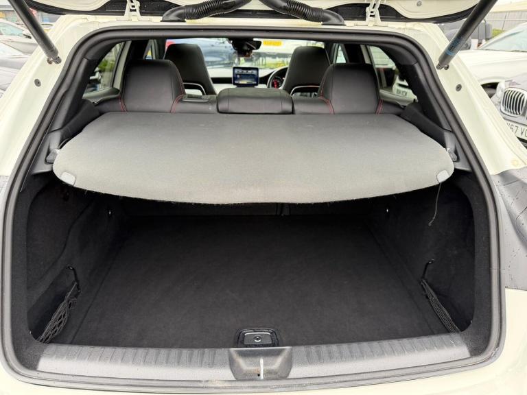 2017 Mercedes-Benz GLA GLA 220d 4Matic AMG Line Prem Plus 5dr Auto ESTATE DIESEL Automatic