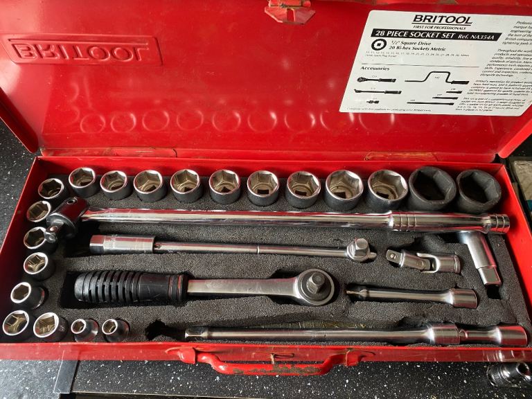 Britool 20 Piece Socket Set in Red Metal Case