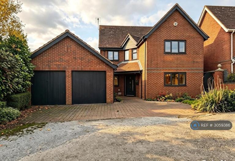 4 bedroom house in Scriven Court, Milton Keynes, MK15 (4 bed) (#3059386)