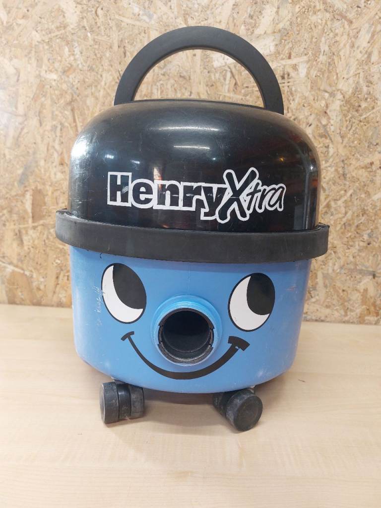 HENRY VACUUM CLEANER.
