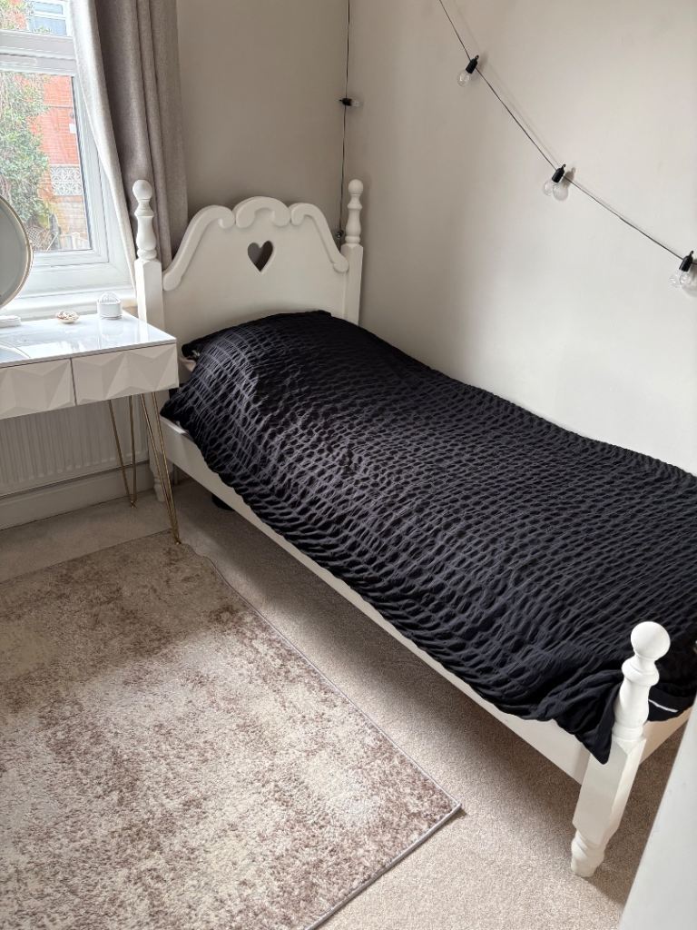 Solid wood single bed