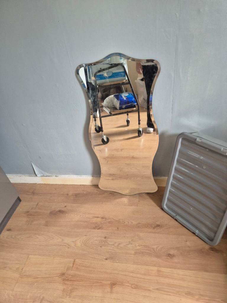 Free wall Mirror 