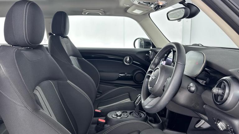 2021 MINI Hatch 135kW Cooper S Level 1 33kWh 3dr Auto HATCHBACK ELECTRIC Automatic