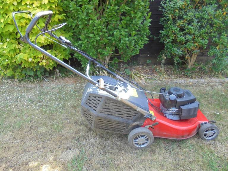 Champion Self-Propelled Petrol Lawnmower 2008 