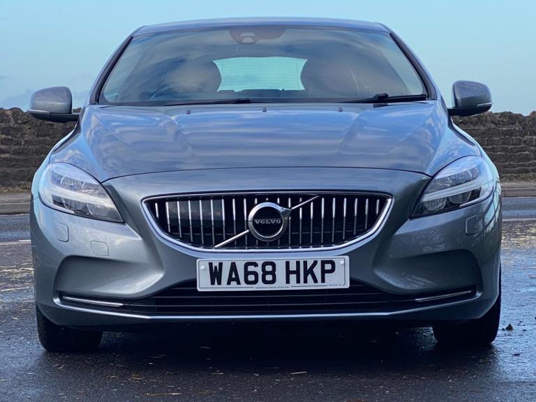 2018 Volvo V40 T3 [152] Inscription 5dr - Sat Nav &amp; Rear Camera &amp; Heated Seats HATCHBACK ...