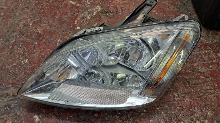  4 HEADLIGHTS FORD CMAX