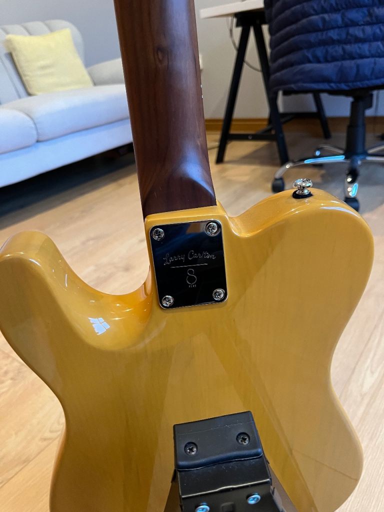 Sire Larry Carlton T7 - Like New