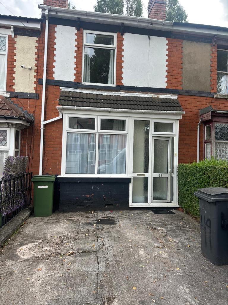 LOVELY 3-BEDROOM FAMILY HOME TO LET – WV3 7