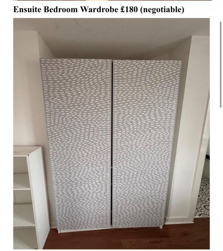 En-suite bedroom wardrobe 