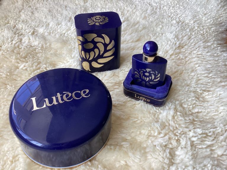 Houbigant Lutece Parfum with Dusting Powder box