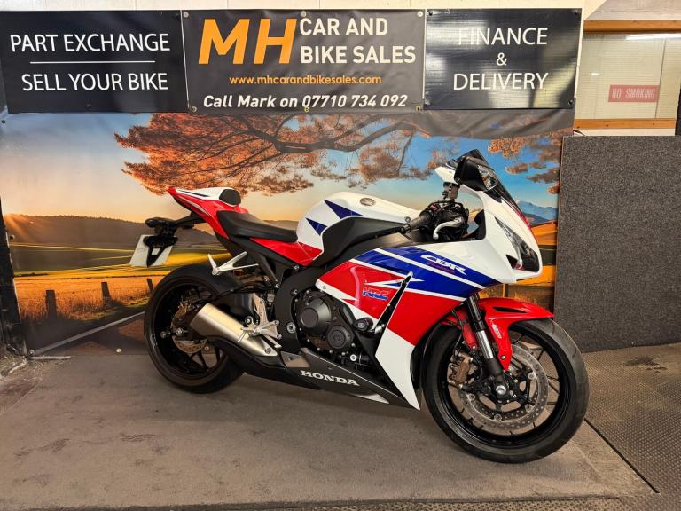 2016 Honda CBR 1000RR Fireblade  HRC 3380 Miles 1 Owner FSH  Sports Petrol Manual