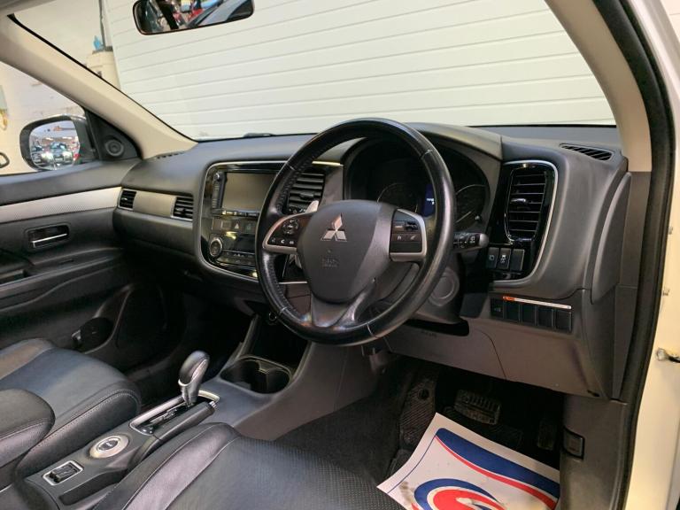 2014 Mitsubishi Outlander 2.2 DI-D GX4 Auto 4WD Euro 5 (s/s) 5dr ESTATE Diesel Automatic