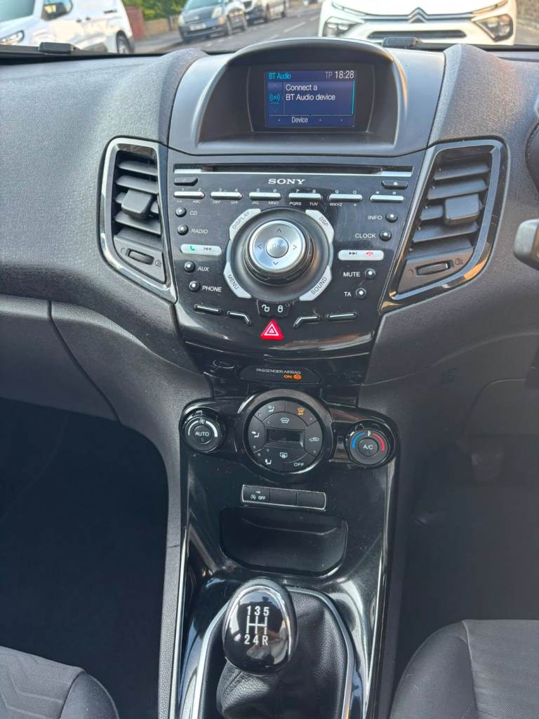 Ford, FIESTA, Hatchback, 2014, Manual, 998 (cc), 5 doors
