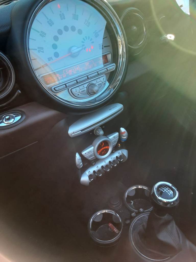 2010  Mini, CONVERTIBLE, cooper s   Manual, 1598 (cc), 2 doors