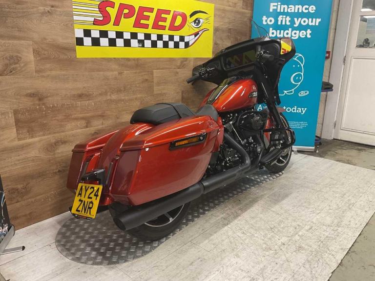 HARLEY-DAVIDSON STREETGLIDE