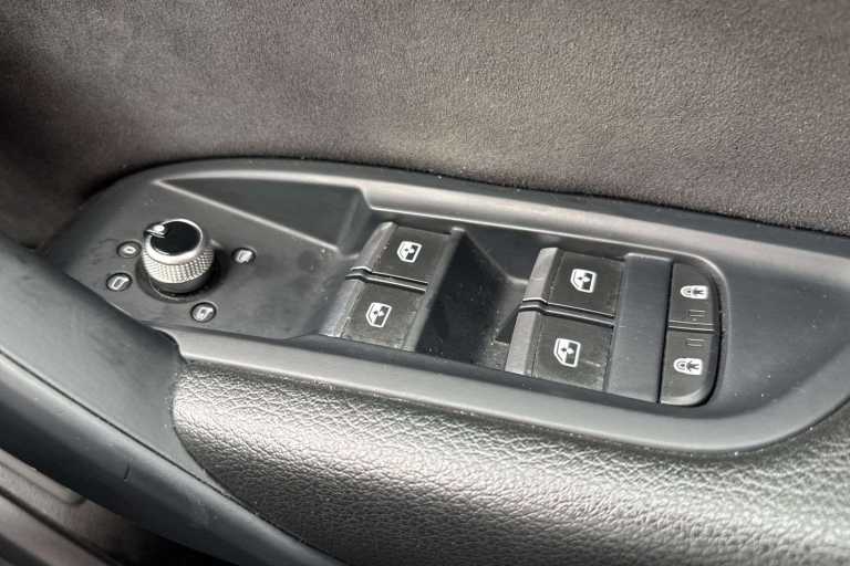 2022 Audi Q5 40 TDI Quattro S Line 5dr S Tronic SUV Diesel Automatic