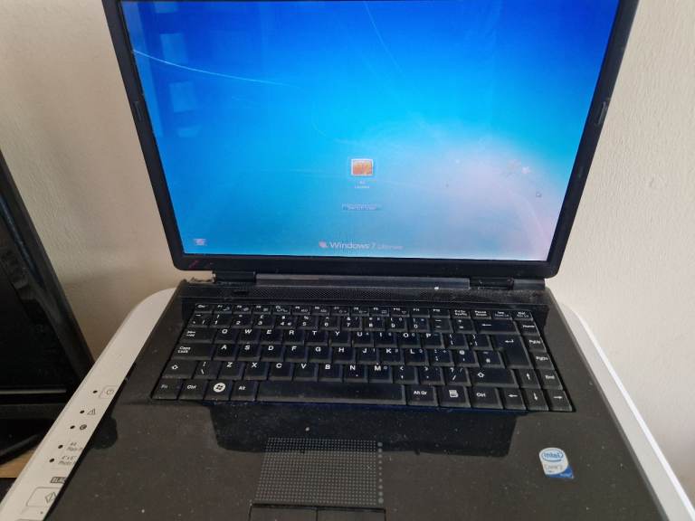 Advent Laptop Intel core duo 