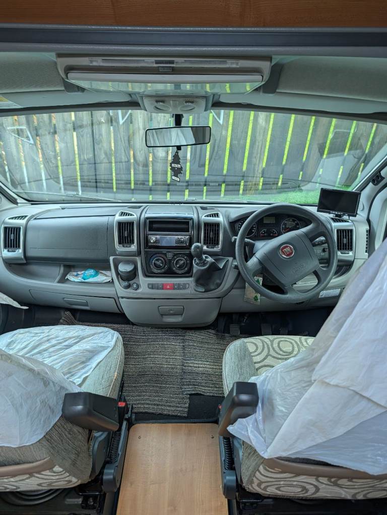 !!!MUST SEE!!! STUNNING MOTORHOME