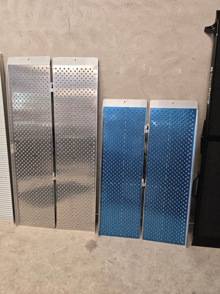 4ft & 5ft long 30'' wide, lightweight aluminium briefcase style folding mobility