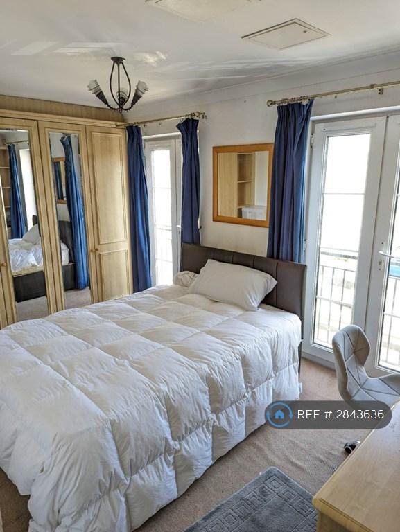 1 bedroom in Regents Riverside, Reading, RG1 (#2843636)