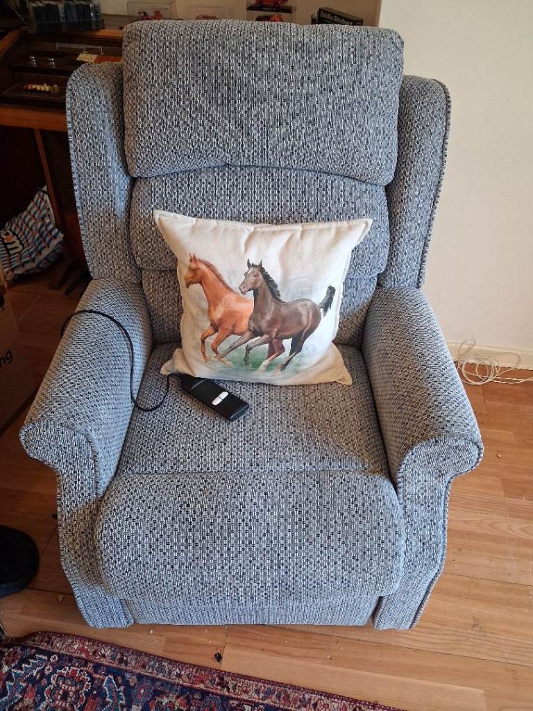 Recliner chair in perfect condition